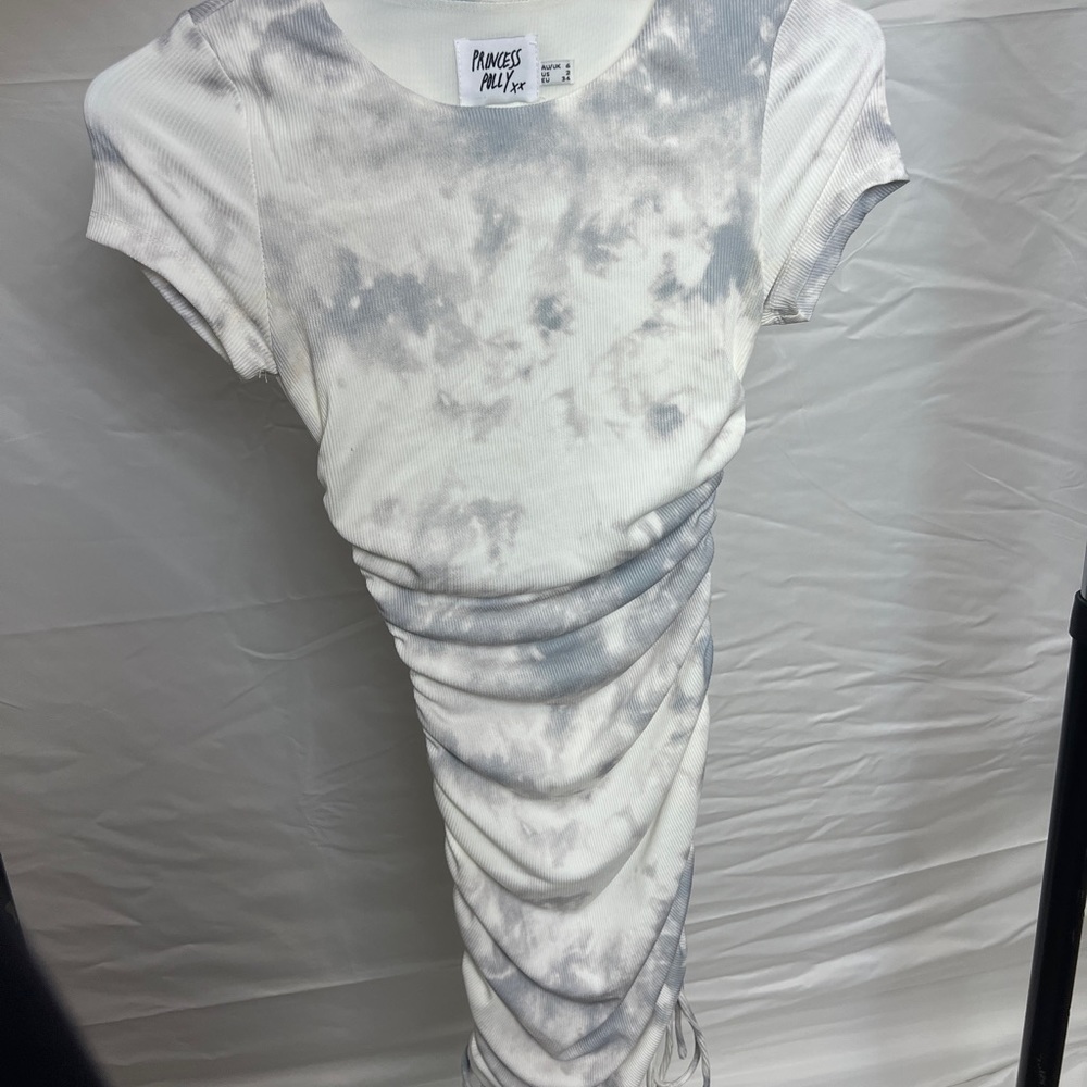 Princess Polly Dress size 2
